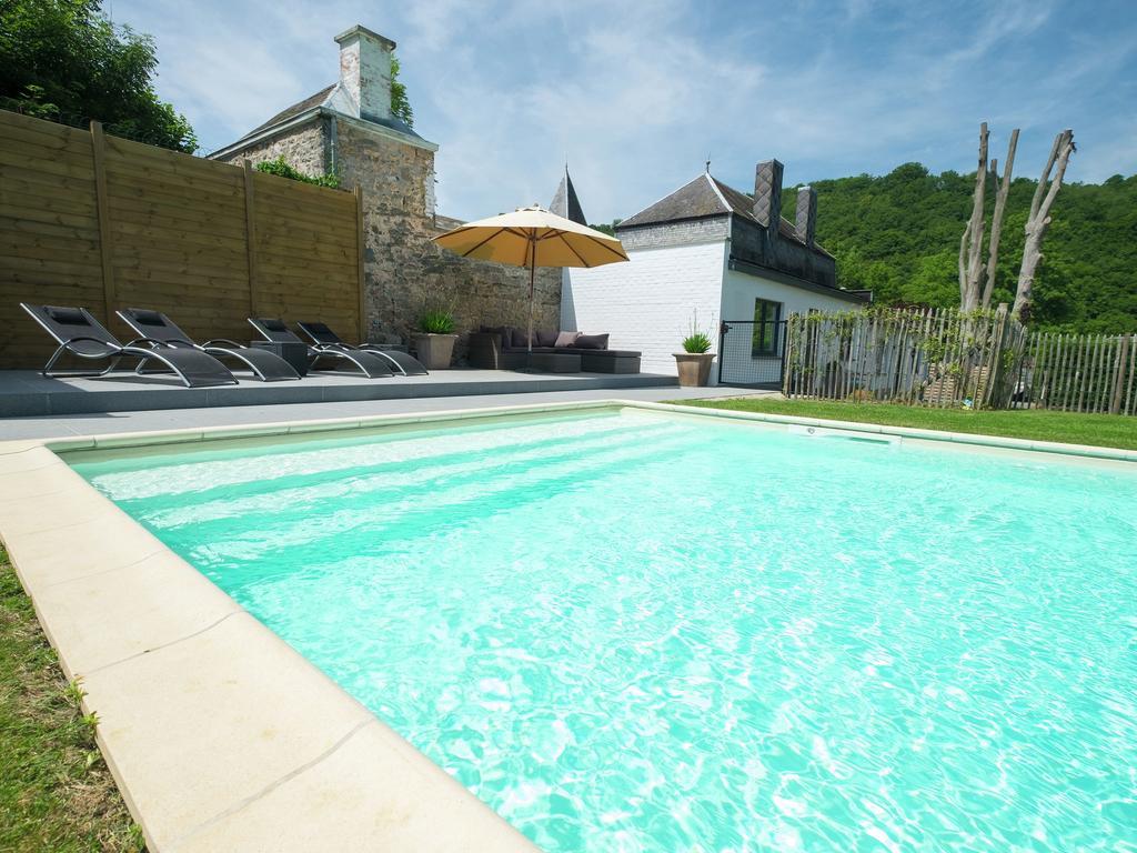 הוילה Hastiere-par-dela Modern Mansion In Hasti Re Par Del With Pool מראה חיצוני תמונה