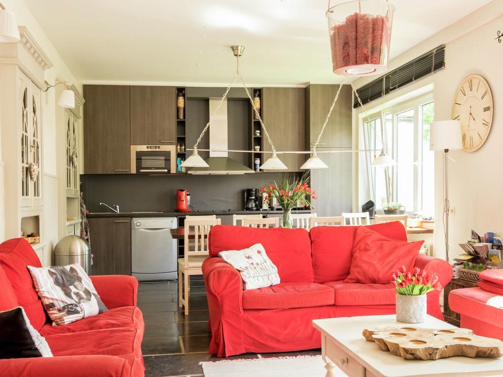 הוילה Hastiere-par-dela Modern Mansion In Hasti Re Par Del With Pool מראה חיצוני תמונה