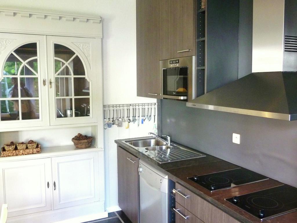 הוילה Hastiere-par-dela Modern Mansion In Hasti Re Par Del With Pool מראה חיצוני תמונה